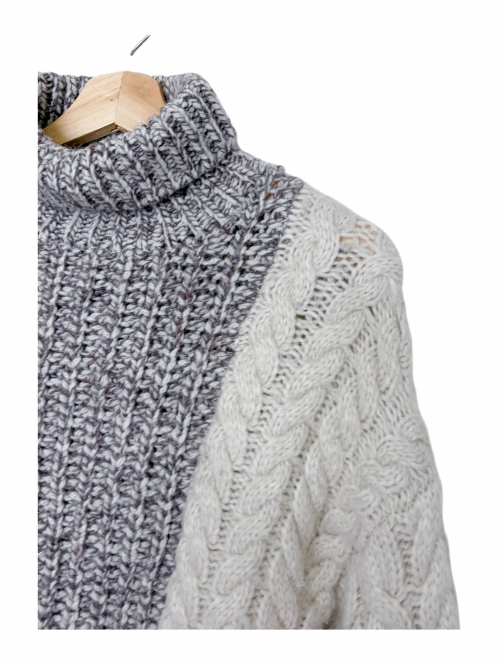 Zara Two-Tone Brown and Cream Cable Knit Turtleneck Sweater Size X-Small - Picture 3 of 15